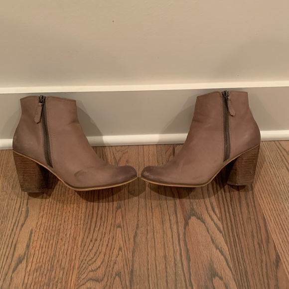 BP taupe booties - Picture 4 of 5